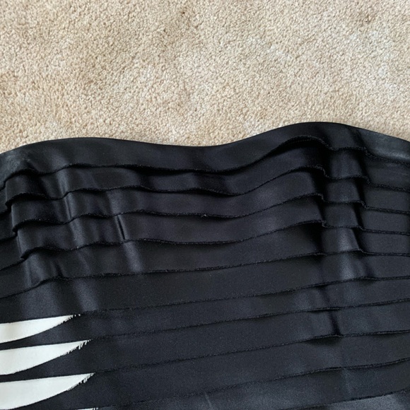 BCBG MAXZARIA Dress Size 06 - Picture 5 of 7